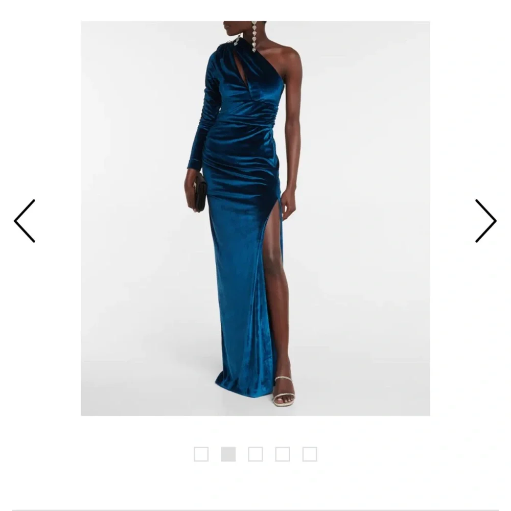 Velvet Gown - Rebecca Vallance - Picture 2 of 6